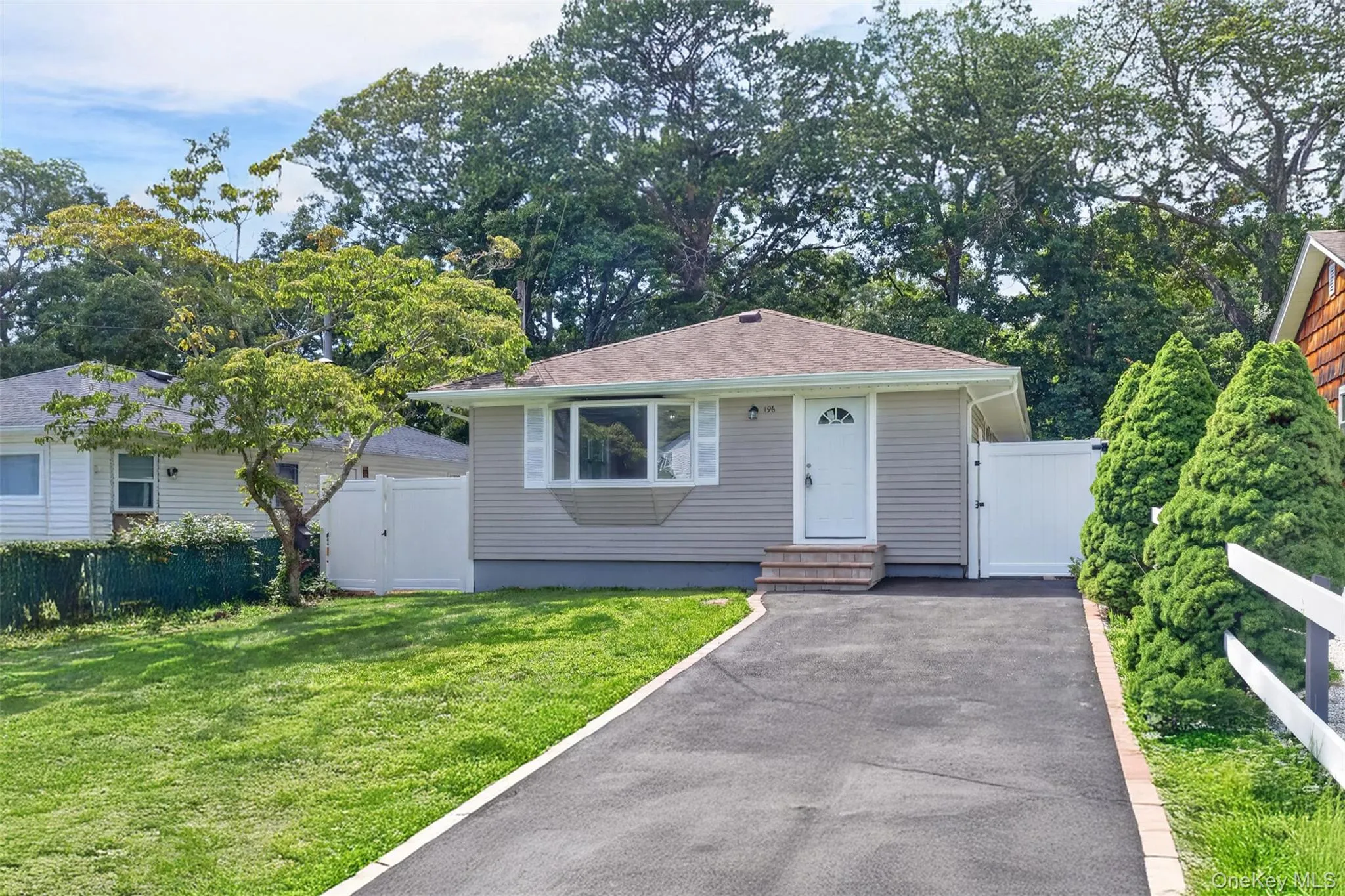 196 Burney, Brookhaven, NY, 3 Bedrooms Bedrooms, 5 Rooms Rooms,2 BathroomsBathrooms,Residential,For Rent,Burney,0,1043680 196 Burney, Brookhaven, NY, 3 Bedrooms Bedrooms, 5 Rooms Rooms,2 BathroomsBathrooms,Residential,For Rent,Burney,0,1043680