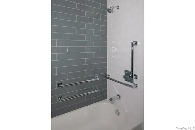 85101 Circle Drive, Islip, NY, 2 Bedrooms Bedrooms, 6 Rooms Rooms,2 BathroomsBathrooms,Residential Lease,For Rent,Circle,0,1043681 85101 Circle Drive, Islip, NY, 2 Bedrooms Bedrooms, 6 Rooms Rooms,2 BathroomsBathrooms,Residential Lease,For Rent,Circle,0,1043681
