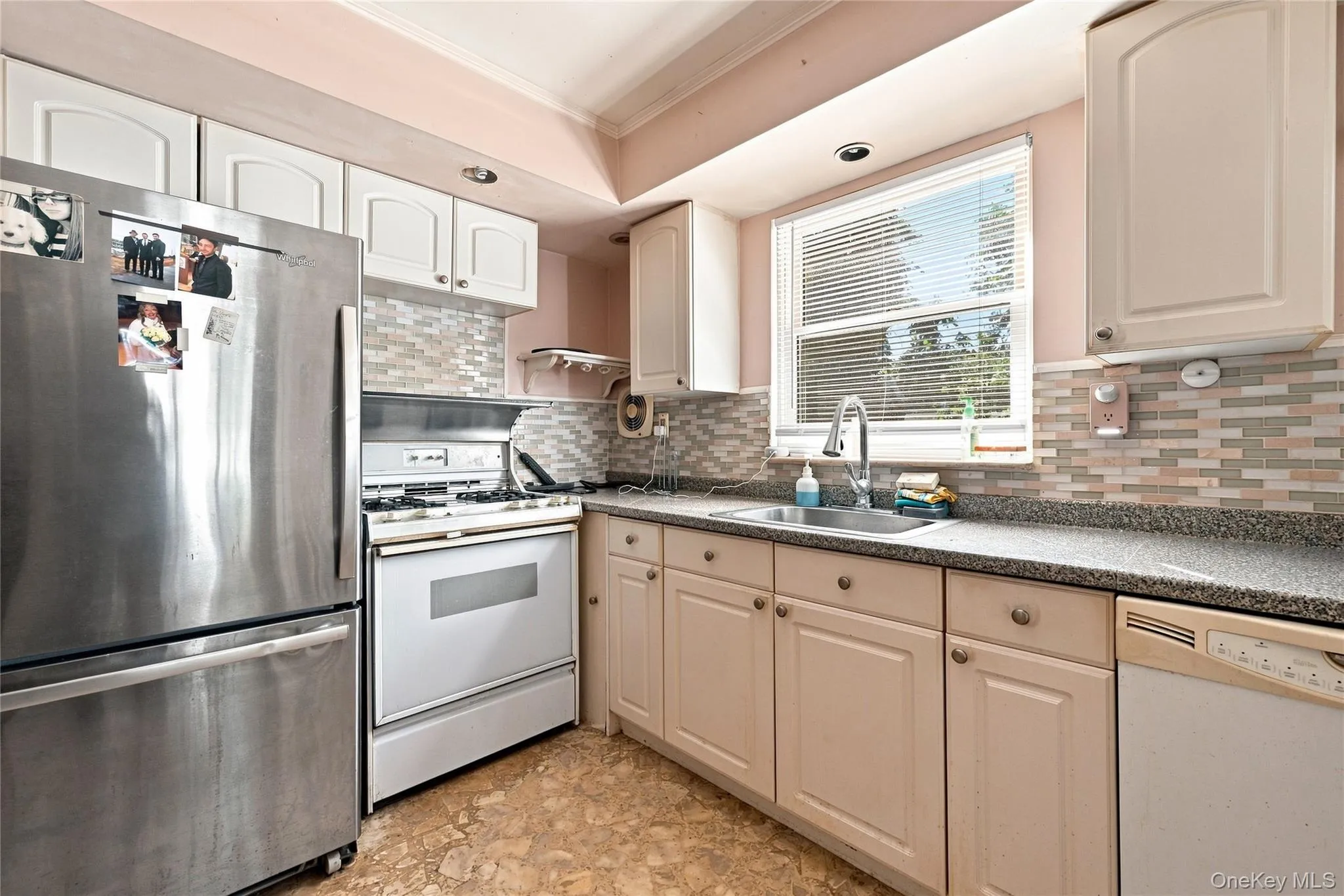 64 Satinwood Road, Brookhaven, NY, 3 Bedrooms Bedrooms, 9 Rooms Rooms,2 BathroomsBathrooms,Residential,For Rent,Satinwood,0,1043684 64 Satinwood Road, Brookhaven, NY, 3 Bedrooms Bedrooms, 9 Rooms Rooms,2 BathroomsBathrooms,Residential,For Rent,Satinwood,0,1043684