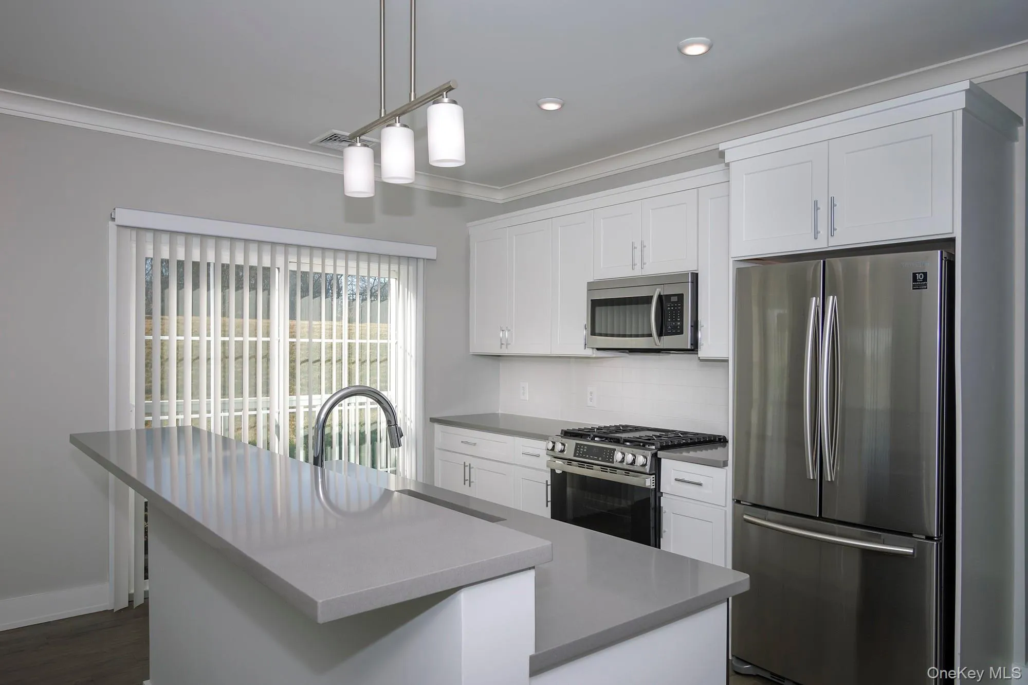 88102 Circle Drive, Islip, NY, 2 Bedrooms Bedrooms, 6 Rooms Rooms,2 BathroomsBathrooms,Residential Lease,For Rent,Circle,0,1043685 88102 Circle Drive, Islip, NY, 2 Bedrooms Bedrooms, 6 Rooms Rooms,2 BathroomsBathrooms,Residential Lease,For Rent,Circle,0,1043685