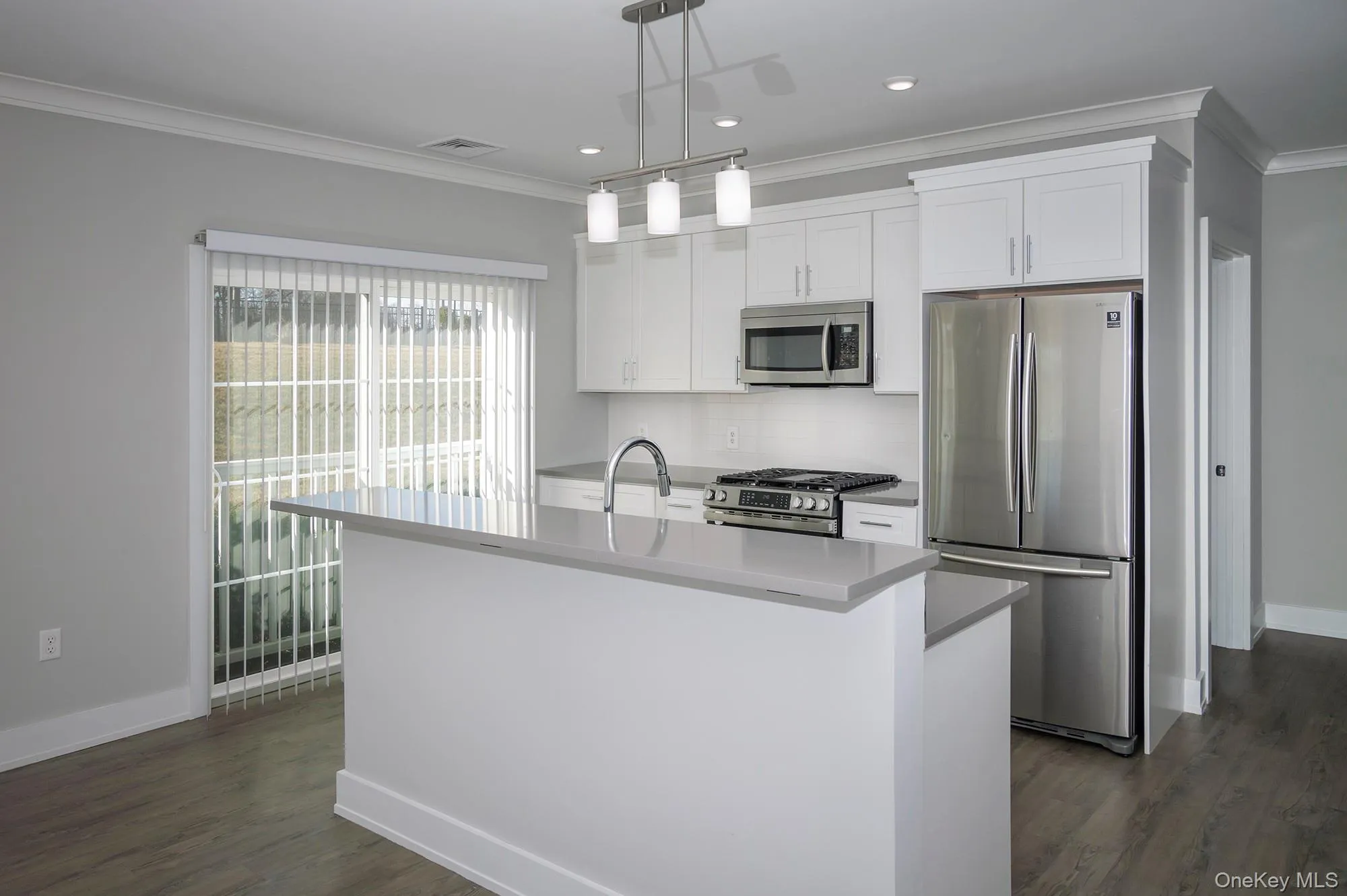88102 Circle Drive, Islip, NY, 2 Bedrooms Bedrooms, 6 Rooms Rooms,2 BathroomsBathrooms,Residential Lease,For Rent,Circle,0,1043685 88102 Circle Drive, Islip, NY, 2 Bedrooms Bedrooms, 6 Rooms Rooms,2 BathroomsBathrooms,Residential Lease,For Rent,Circle,0,1043685