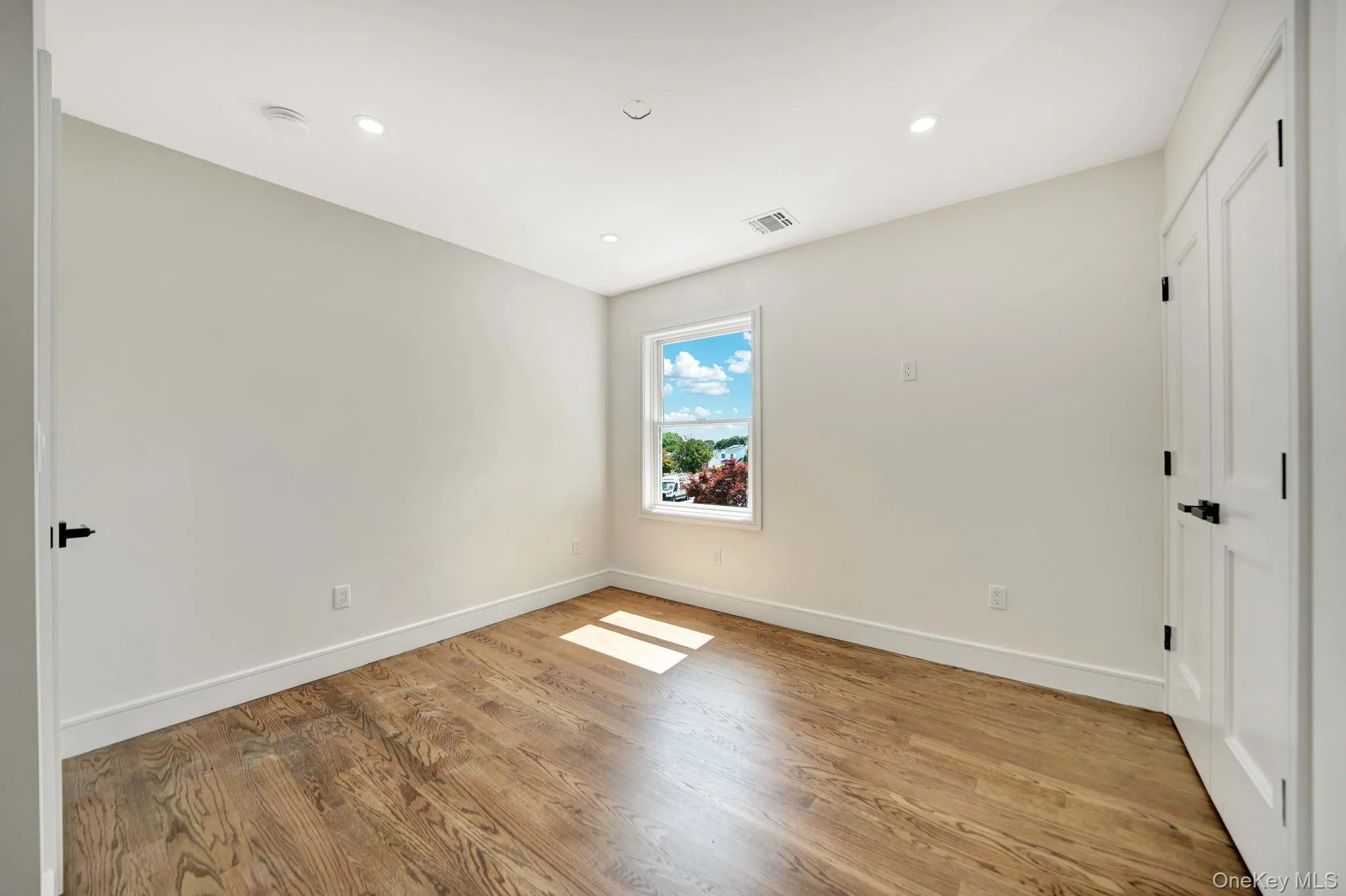 84 Rope Lane, Hempstead, NY, 5 Bedrooms Bedrooms, 9 Rooms Rooms,3 BathroomsBathrooms,Residential,For Rent,Rope,0,1043688 84 Rope Lane, Hempstead, NY, 5 Bedrooms Bedrooms, 9 Rooms Rooms,3 BathroomsBathrooms,Residential,For Rent,Rope,0,1043688
