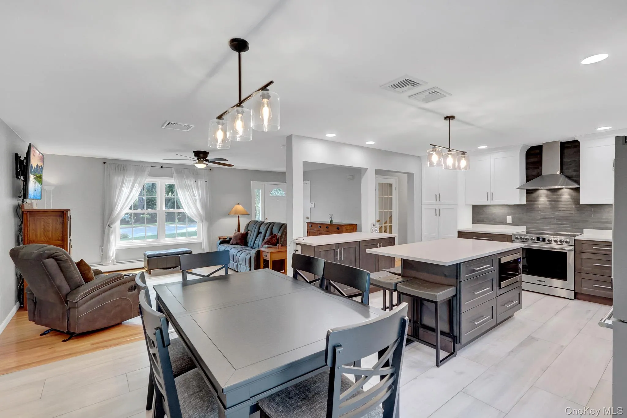 268 Chestnut Street, Brookhaven, NY, 3 Bedrooms Bedrooms, 8 Rooms Rooms,2 BathroomsBathrooms,Residential,For Rent,Chestnut,0,1043695 268 Chestnut Street, Brookhaven, NY, 3 Bedrooms Bedrooms, 8 Rooms Rooms,2 BathroomsBathrooms,Residential,For Rent,Chestnut,0,1043695