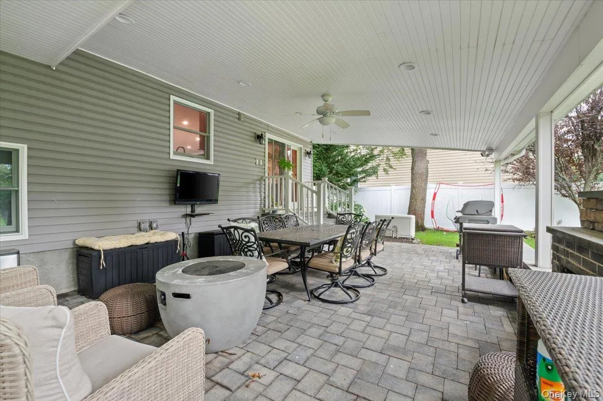 84 Cedar Drive, Oyster Bay, NY, 4 Bedrooms Bedrooms, 7 Rooms Rooms,4 BathroomsBathrooms,Residential,For Rent,Cedar,0,1043696 84 Cedar Drive, Oyster Bay, NY, 4 Bedrooms Bedrooms, 7 Rooms Rooms,4 BathroomsBathrooms,Residential,For Rent,Cedar,0,1043696