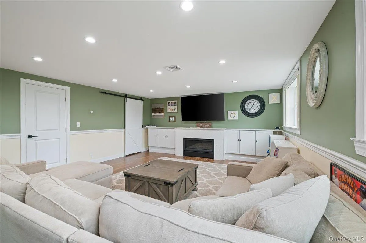 84 Cedar Drive, Oyster Bay, NY, 4 Bedrooms Bedrooms, 7 Rooms Rooms,4 BathroomsBathrooms,Residential,For Rent,Cedar,0,1043696 84 Cedar Drive, Oyster Bay, NY, 4 Bedrooms Bedrooms, 7 Rooms Rooms,4 BathroomsBathrooms,Residential,For Rent,Cedar,0,1043696