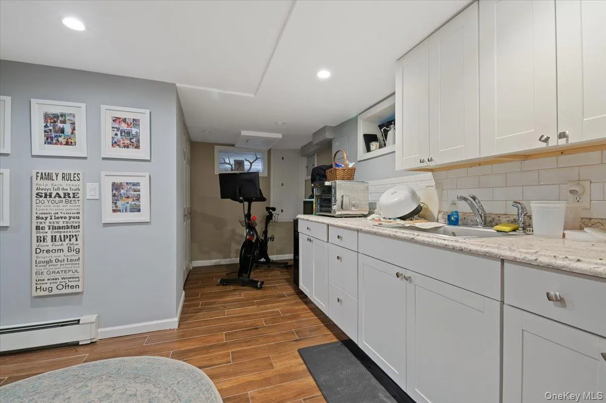 84 Cedar Drive, Oyster Bay, NY, 4 Bedrooms Bedrooms, 7 Rooms Rooms,4 BathroomsBathrooms,Residential,For Rent,Cedar,0,1043696 84 Cedar Drive, Oyster Bay, NY, 4 Bedrooms Bedrooms, 7 Rooms Rooms,4 BathroomsBathrooms,Residential,For Rent,Cedar,0,1043696