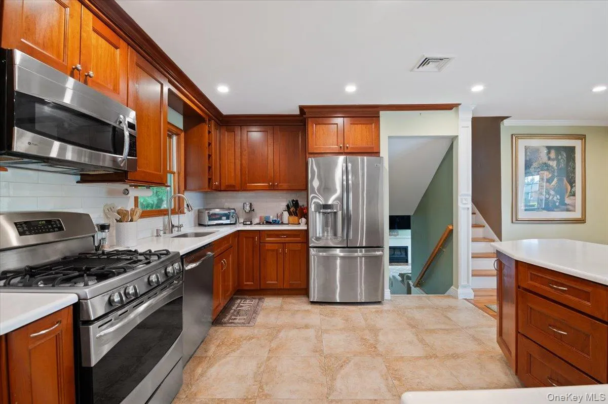 84 Cedar Drive, Oyster Bay, NY, 4 Bedrooms Bedrooms, 7 Rooms Rooms,4 BathroomsBathrooms,Residential,For Rent,Cedar,0,1043696 84 Cedar Drive, Oyster Bay, NY, 4 Bedrooms Bedrooms, 7 Rooms Rooms,4 BathroomsBathrooms,Residential,For Rent,Cedar,0,1043696
