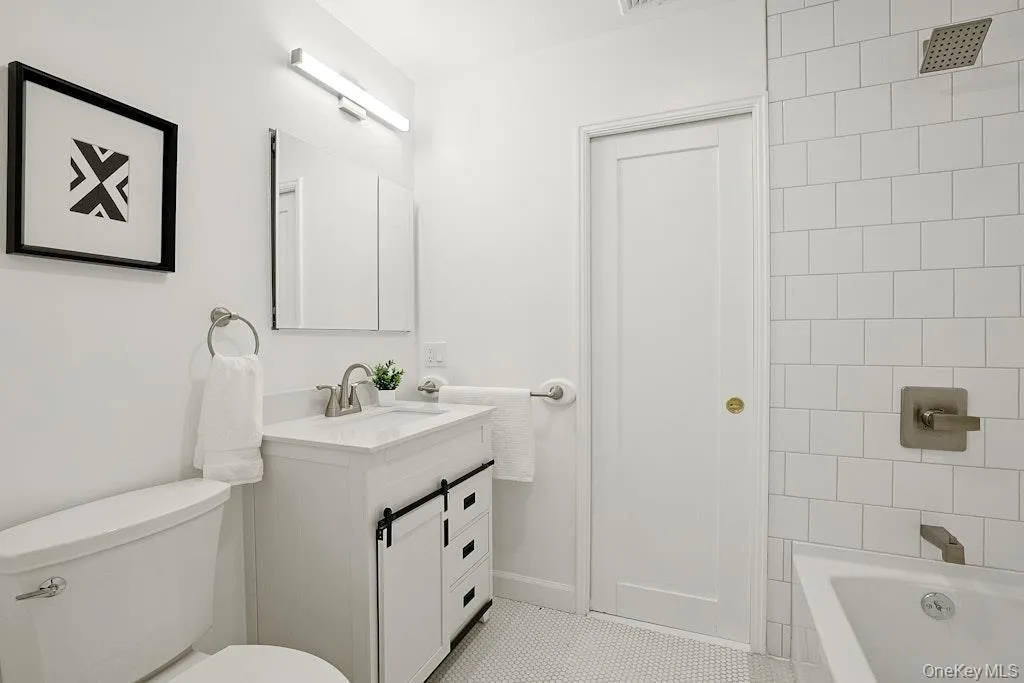 20 Ravensdale Road, Greenburgh, NY, 3 Bedrooms Bedrooms, 7 Rooms Rooms,2 BathroomsBathrooms,Residential,For Rent,Ravensdale,0,1043697 20 Ravensdale Road, Greenburgh, NY, 3 Bedrooms Bedrooms, 7 Rooms Rooms,2 BathroomsBathrooms,Residential,For Rent,Ravensdale,0,1043697