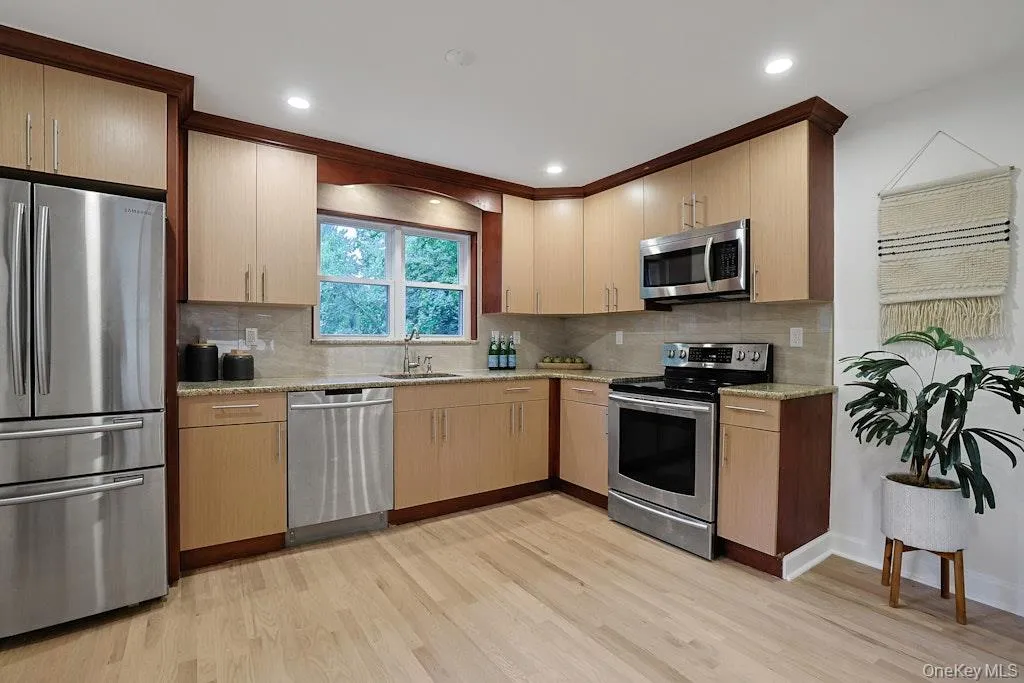 20 Ravensdale Road, Greenburgh, NY, 3 Bedrooms Bedrooms, 7 Rooms Rooms,2 BathroomsBathrooms,Residential,For Rent,Ravensdale,0,1043697 20 Ravensdale Road, Greenburgh, NY, 3 Bedrooms Bedrooms, 7 Rooms Rooms,2 BathroomsBathrooms,Residential,For Rent,Ravensdale,0,1043697