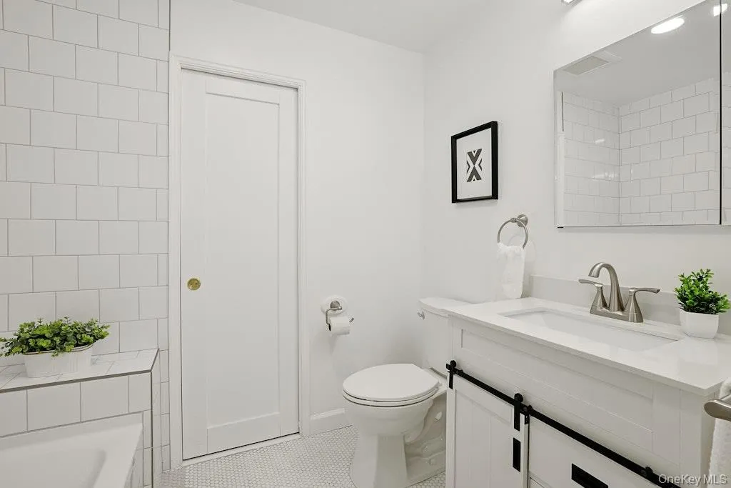 20 Ravensdale Road, Greenburgh, NY, 3 Bedrooms Bedrooms, 7 Rooms Rooms,2 BathroomsBathrooms,Residential,For Rent,Ravensdale,0,1043697 20 Ravensdale Road, Greenburgh, NY, 3 Bedrooms Bedrooms, 7 Rooms Rooms,2 BathroomsBathrooms,Residential,For Rent,Ravensdale,0,1043697