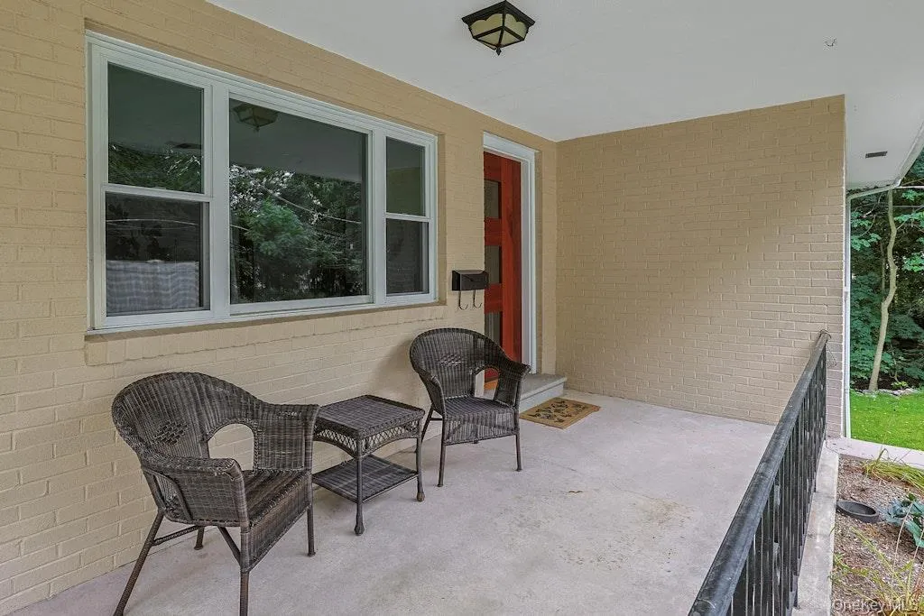 20 Ravensdale Road, Greenburgh, NY, 3 Bedrooms Bedrooms, 7 Rooms Rooms,2 BathroomsBathrooms,Residential,For Rent,Ravensdale,0,1043697 20 Ravensdale Road, Greenburgh, NY, 3 Bedrooms Bedrooms, 7 Rooms Rooms,2 BathroomsBathrooms,Residential,For Rent,Ravensdale,0,1043697
