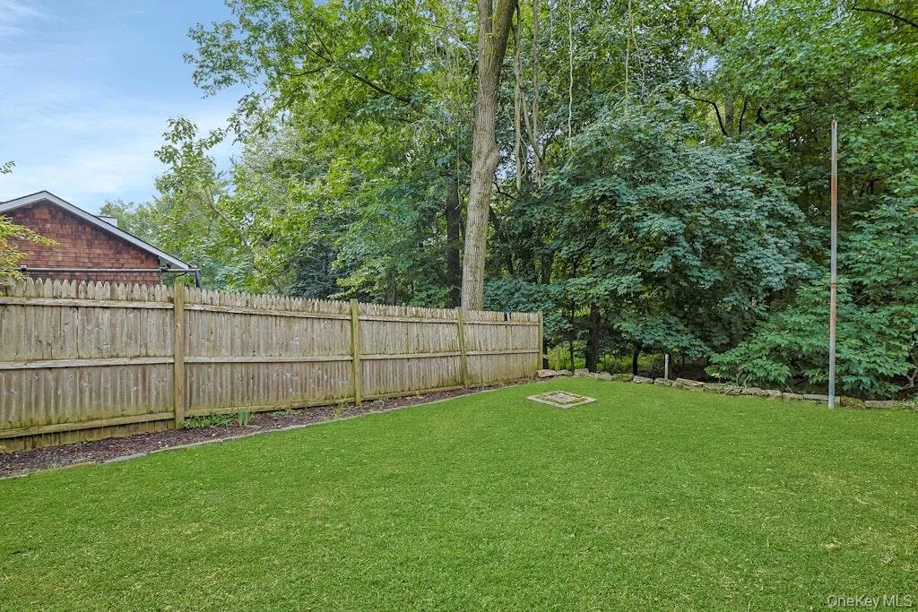 20 Ravensdale Road, Greenburgh, NY, 3 Bedrooms Bedrooms, 7 Rooms Rooms,2 BathroomsBathrooms,Residential,For Rent,Ravensdale,0,1043697 20 Ravensdale Road, Greenburgh, NY, 3 Bedrooms Bedrooms, 7 Rooms Rooms,2 BathroomsBathrooms,Residential,For Rent,Ravensdale,0,1043697