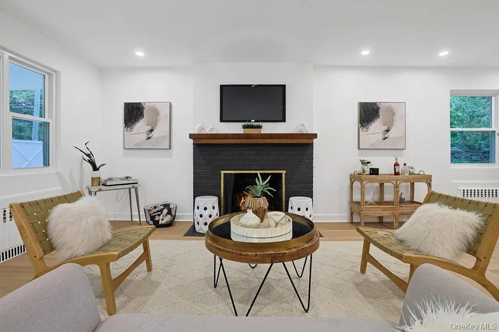 20 Ravensdale Road, Greenburgh, NY, 3 Bedrooms Bedrooms, 7 Rooms Rooms,2 BathroomsBathrooms,Residential,For Rent,Ravensdale,0,1043697 20 Ravensdale Road, Greenburgh, NY, 3 Bedrooms Bedrooms, 7 Rooms Rooms,2 BathroomsBathrooms,Residential,For Rent,Ravensdale,0,1043697