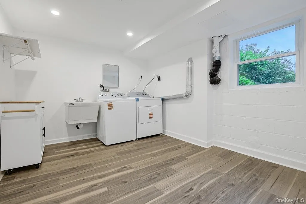 20 Ravensdale Road, Greenburgh, NY, 3 Bedrooms Bedrooms, 7 Rooms Rooms,2 BathroomsBathrooms,Residential,For Rent,Ravensdale,0,1043697 20 Ravensdale Road, Greenburgh, NY, 3 Bedrooms Bedrooms, 7 Rooms Rooms,2 BathroomsBathrooms,Residential,For Rent,Ravensdale,0,1043697