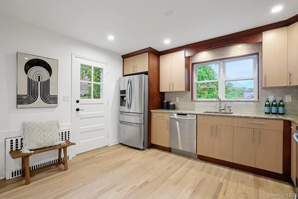 20 Ravensdale Road, Greenburgh, NY, 3 Bedrooms Bedrooms, 7 Rooms Rooms,2 BathroomsBathrooms,Residential,For Rent,Ravensdale,0,1043697 20 Ravensdale Road, Greenburgh, NY, 3 Bedrooms Bedrooms, 7 Rooms Rooms,2 BathroomsBathrooms,Residential,For Rent,Ravensdale,0,1043697