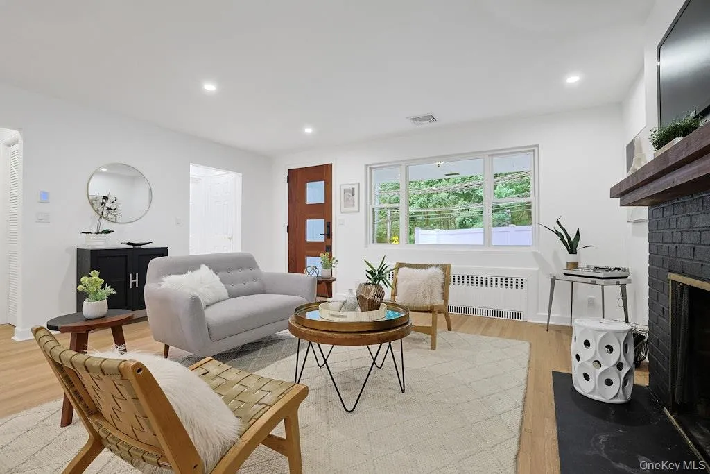 20 Ravensdale Road, Greenburgh, NY, 3 Bedrooms Bedrooms, 7 Rooms Rooms,2 BathroomsBathrooms,Residential,For Rent,Ravensdale,0,1043697 20 Ravensdale Road, Greenburgh, NY, 3 Bedrooms Bedrooms, 7 Rooms Rooms,2 BathroomsBathrooms,Residential,For Rent,Ravensdale,0,1043697