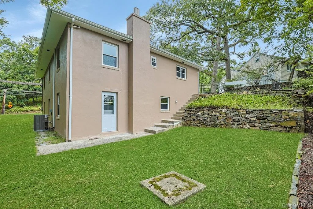 20 Ravensdale Road, Greenburgh, NY, 3 Bedrooms Bedrooms, 7 Rooms Rooms,2 BathroomsBathrooms,Residential,For Rent,Ravensdale,0,1043697 20 Ravensdale Road, Greenburgh, NY, 3 Bedrooms Bedrooms, 7 Rooms Rooms,2 BathroomsBathrooms,Residential,For Rent,Ravensdale,0,1043697
