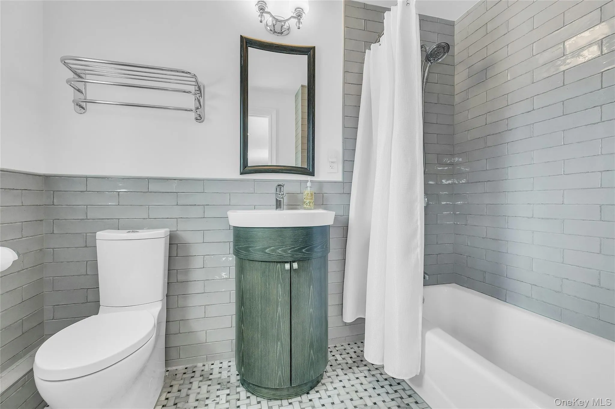 18 Briarcliff Place, Huntington, NY, 4 Bedrooms Bedrooms, 9 Rooms Rooms,3 BathroomsBathrooms,Residential,For Rent,Briarcliff,0,1043707 18 Briarcliff Place, Huntington, NY, 4 Bedrooms Bedrooms, 9 Rooms Rooms,3 BathroomsBathrooms,Residential,For Rent,Briarcliff,0,1043707