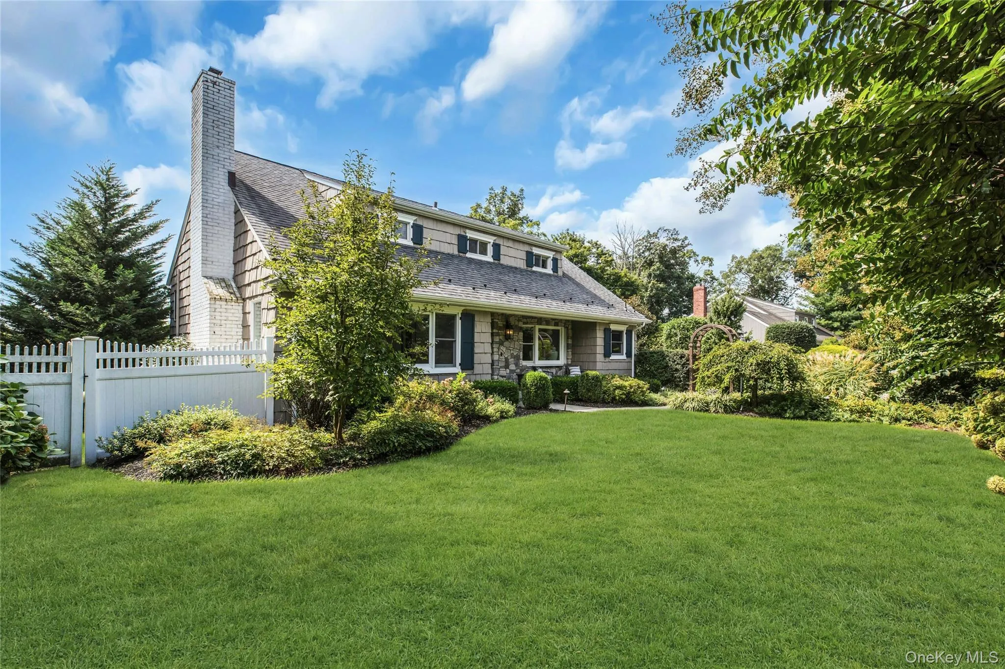 18 Briarcliff Place, Huntington, NY, 4 Bedrooms Bedrooms, 9 Rooms Rooms,3 BathroomsBathrooms,Residential,For Rent,Briarcliff,0,1043707 18 Briarcliff Place, Huntington, NY, 4 Bedrooms Bedrooms, 9 Rooms Rooms,3 BathroomsBathrooms,Residential,For Rent,Briarcliff,0,1043707