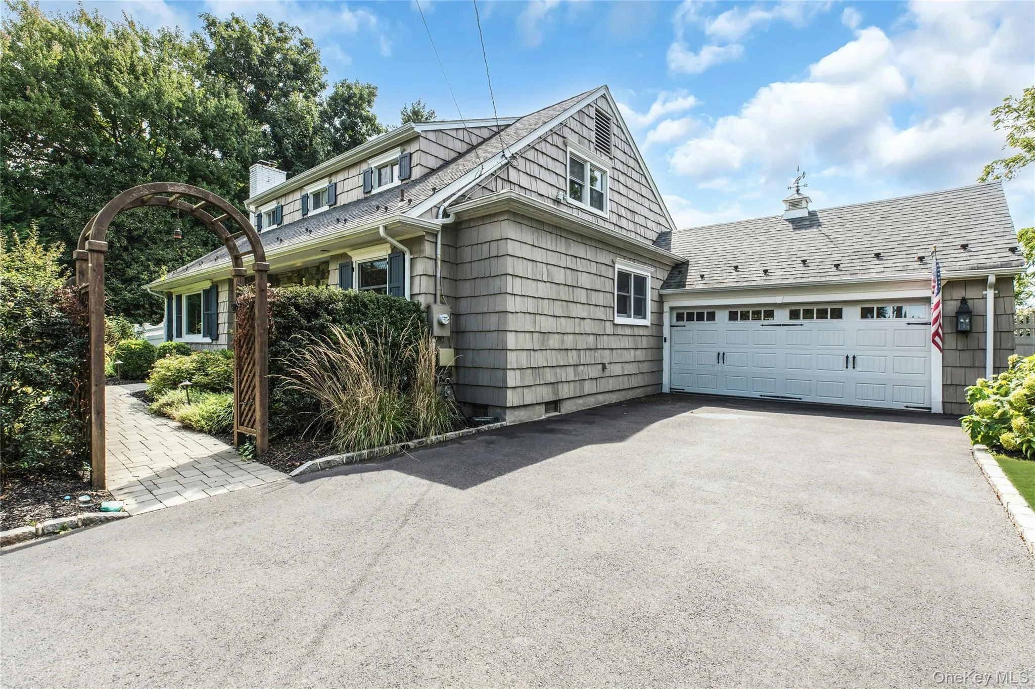 18 Briarcliff Place, Huntington, NY, 4 Bedrooms Bedrooms, 9 Rooms Rooms,3 BathroomsBathrooms,Residential,For Rent,Briarcliff,0,1043707 18 Briarcliff Place, Huntington, NY, 4 Bedrooms Bedrooms, 9 Rooms Rooms,3 BathroomsBathrooms,Residential,For Rent,Briarcliff,0,1043707