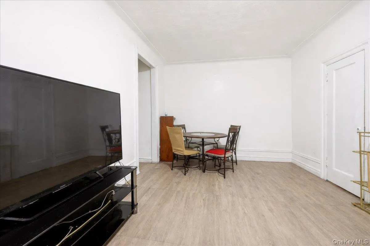 1974 Lafontaine Avenue, New York, NY, 1 Bedroom Bedrooms, 3 Rooms Rooms,1 BathroomBathrooms,Residential,For Rent,Lafontaine,0,1043712 1974 Lafontaine Avenue, New York, NY, 1 Bedroom Bedrooms, 3 Rooms Rooms,1 BathroomBathrooms,Residential,For Rent,Lafontaine,0,1043712
