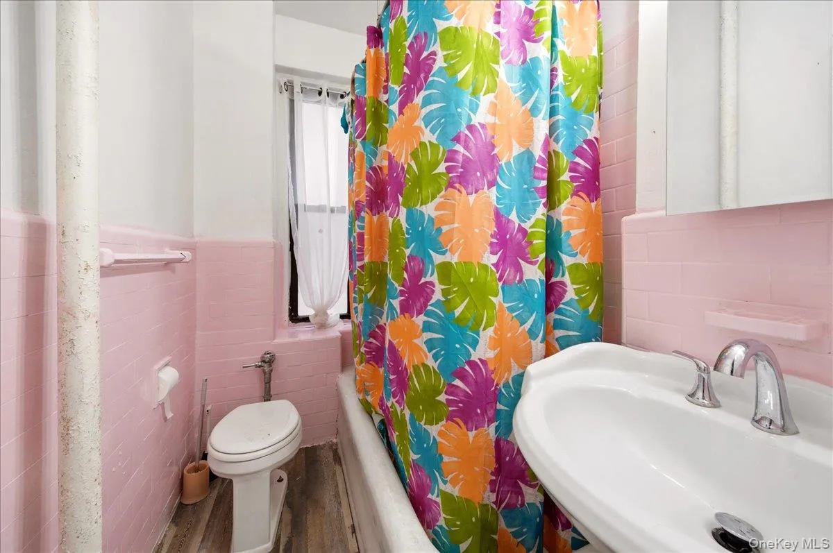 1974 Lafontaine Avenue, New York, NY, 1 Bedroom Bedrooms, 3 Rooms Rooms,1 BathroomBathrooms,Residential,For Rent,Lafontaine,0,1043712 1974 Lafontaine Avenue, New York, NY, 1 Bedroom Bedrooms, 3 Rooms Rooms,1 BathroomBathrooms,Residential,For Rent,Lafontaine,0,1043712