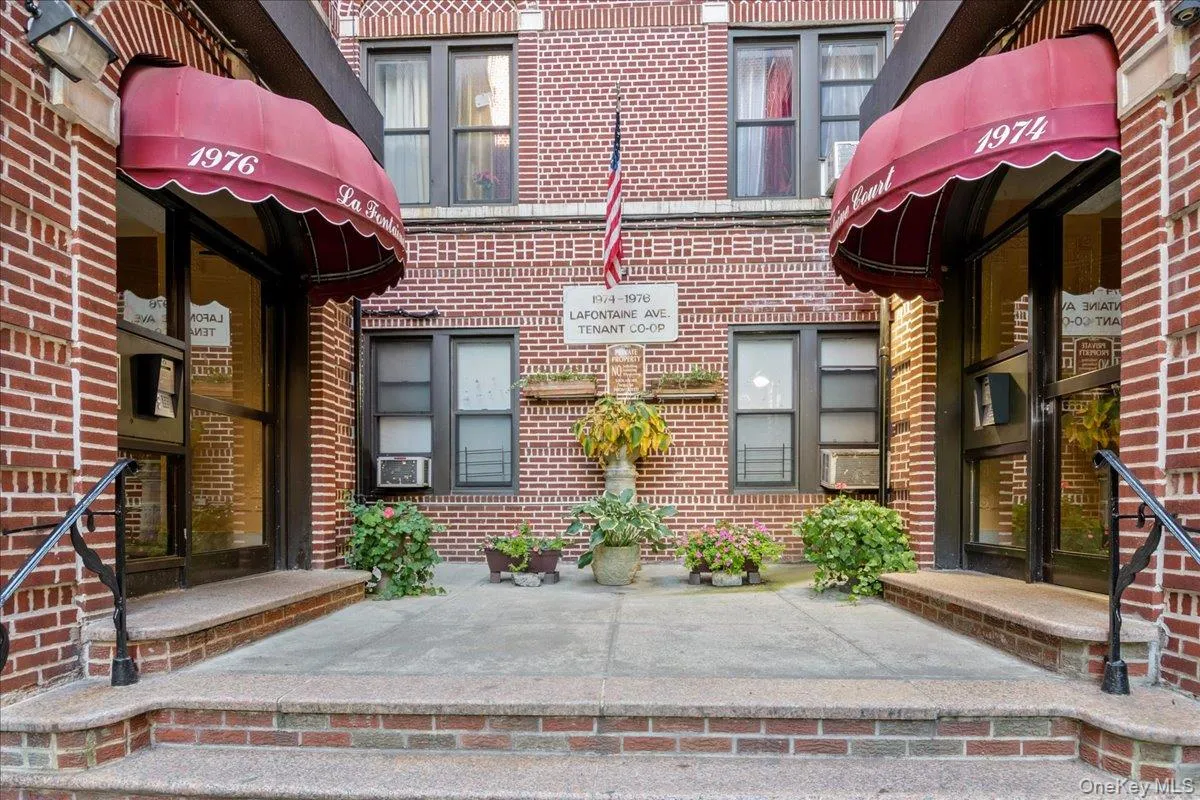 1974 Lafontaine Avenue, New York, NY, 1 Bedroom Bedrooms, 3 Rooms Rooms,1 BathroomBathrooms,Residential,For Rent,Lafontaine,0,1043712 1974 Lafontaine Avenue, New York, NY, 1 Bedroom Bedrooms, 3 Rooms Rooms,1 BathroomBathrooms,Residential,For Rent,Lafontaine,0,1043712