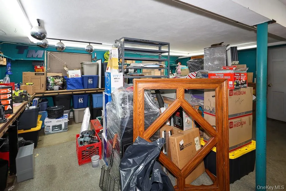 3 Mackay Drive, Smithtown, NY, 4 Bedrooms Bedrooms, 8 Rooms Rooms,2 BathroomsBathrooms,Residential,For Rent,Mackay,0,1043713 3 Mackay Drive, Smithtown, NY, 4 Bedrooms Bedrooms, 8 Rooms Rooms,2 BathroomsBathrooms,Residential,For Rent,Mackay,0,1043713