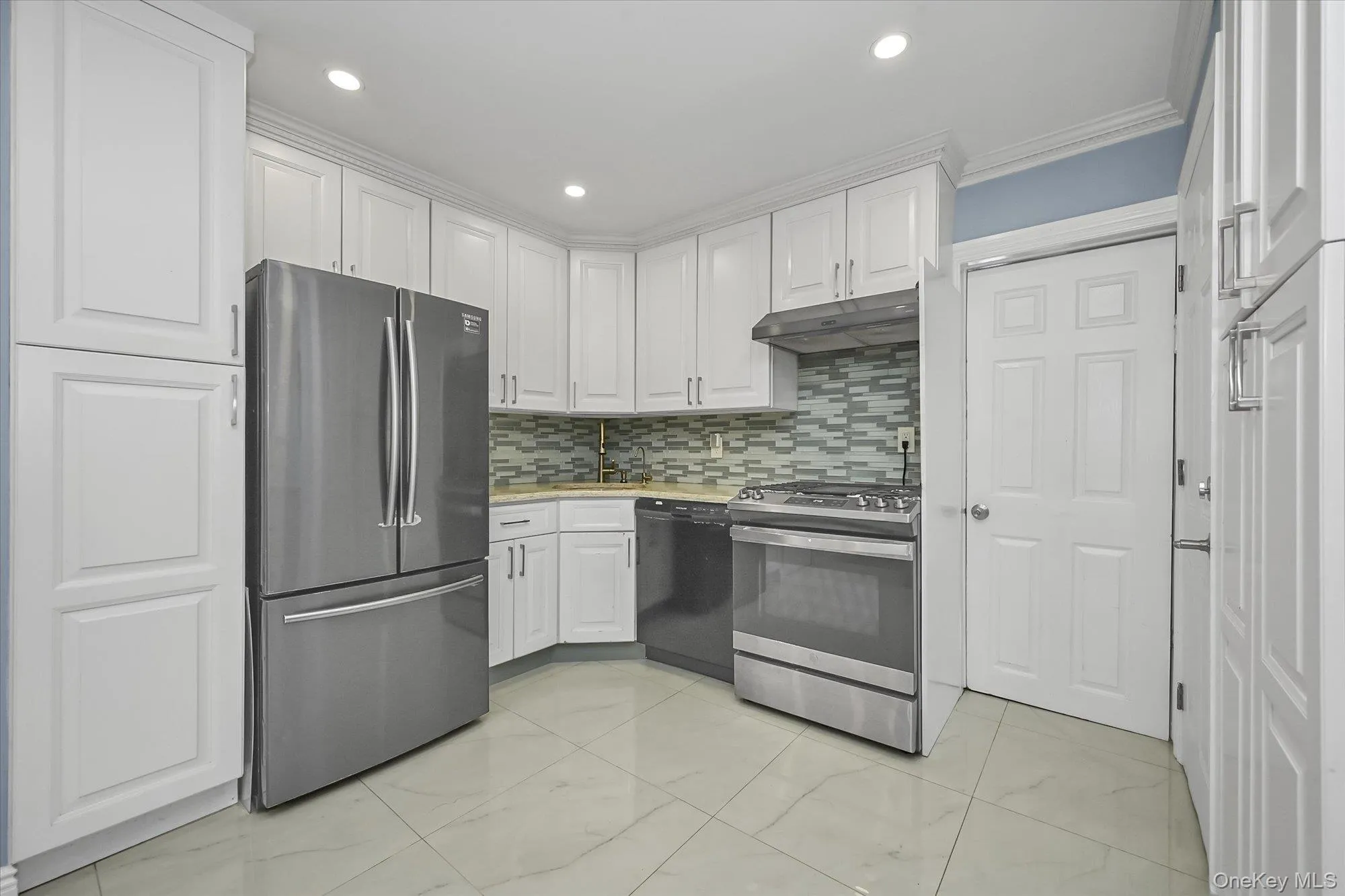 8023 169th Street, New York, NY, 4 Bedrooms Bedrooms, 10 Rooms Rooms,2 BathroomsBathrooms,Residential,For Rent,169th,0,1043715 8023 169th Street, New York, NY, 4 Bedrooms Bedrooms, 10 Rooms Rooms,2 BathroomsBathrooms,Residential,For Rent,169th,0,1043715