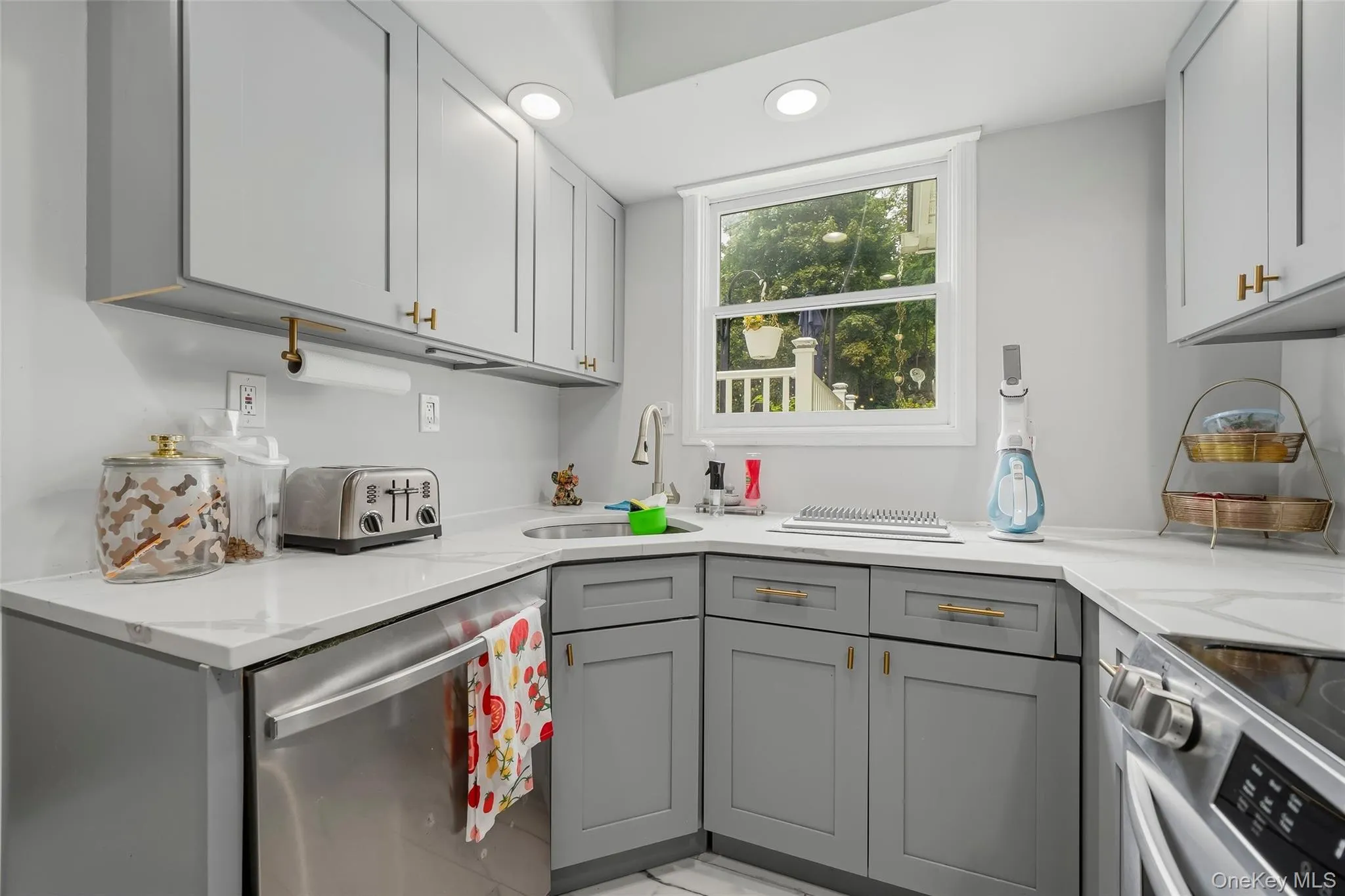 16 Hillside Avenue, Highlands, NY, 3 Bedrooms Bedrooms, 6 Rooms Rooms,2 BathroomsBathrooms,Residential,For Rent,Hillside,0,1043721 16 Hillside Avenue, Highlands, NY, 3 Bedrooms Bedrooms, 6 Rooms Rooms,2 BathroomsBathrooms,Residential,For Rent,Hillside,0,1043721