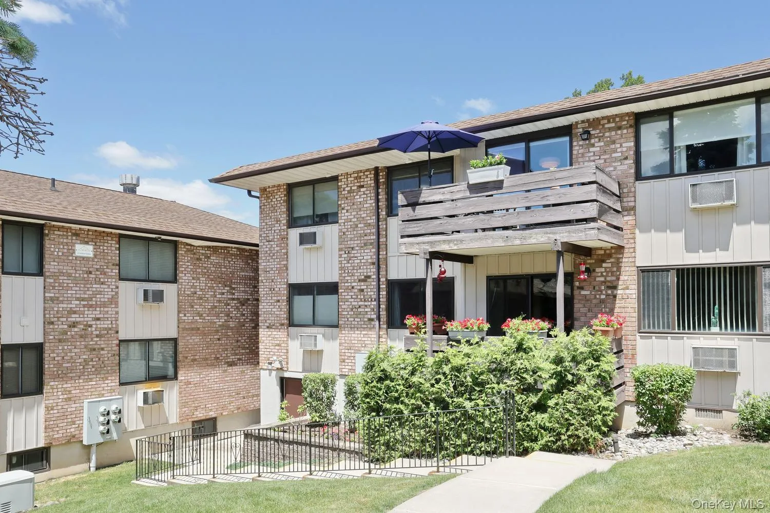 174 Sierra Vista Lane, Clarkstown, NY, 2 Bedrooms Bedrooms, 5 Rooms Rooms,2 BathroomsBathrooms,Residential Lease,For Rent,Sierra Vista,0,1043722 174 Sierra Vista Lane, Clarkstown, NY, 2 Bedrooms Bedrooms, 5 Rooms Rooms,2 BathroomsBathrooms,Residential Lease,For Rent,Sierra Vista,0,1043722