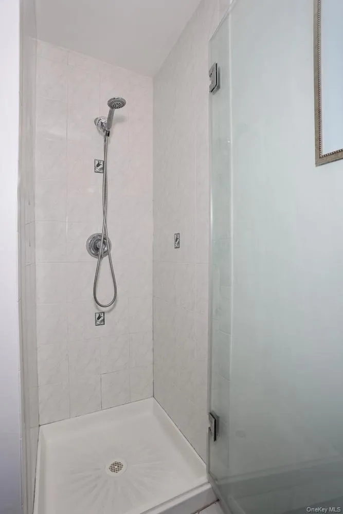 174 Sierra Vista Lane, Clarkstown, NY, 2 Bedrooms Bedrooms, 5 Rooms Rooms,2 BathroomsBathrooms,Residential Lease,For Rent,Sierra Vista,0,1043722 174 Sierra Vista Lane, Clarkstown, NY, 2 Bedrooms Bedrooms, 5 Rooms Rooms,2 BathroomsBathrooms,Residential Lease,For Rent,Sierra Vista,0,1043722