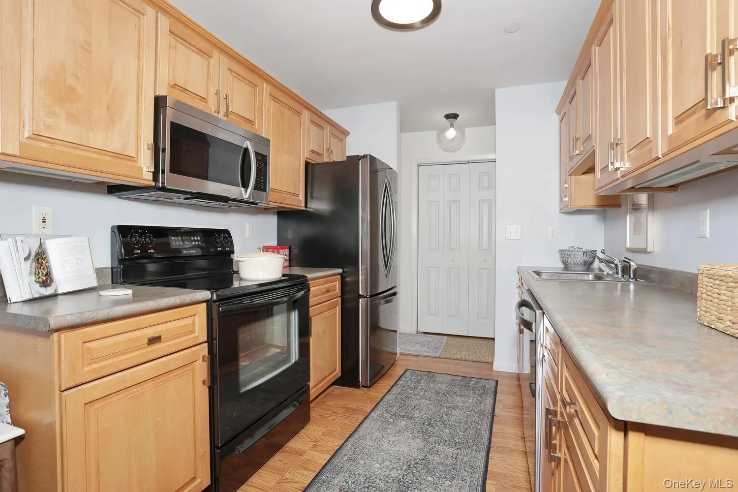 174 Sierra Vista Lane, Clarkstown, NY, 2 Bedrooms Bedrooms, 5 Rooms Rooms,2 BathroomsBathrooms,Residential Lease,For Rent,Sierra Vista,0,1043722 174 Sierra Vista Lane, Clarkstown, NY, 2 Bedrooms Bedrooms, 5 Rooms Rooms,2 BathroomsBathrooms,Residential Lease,For Rent,Sierra Vista,0,1043722