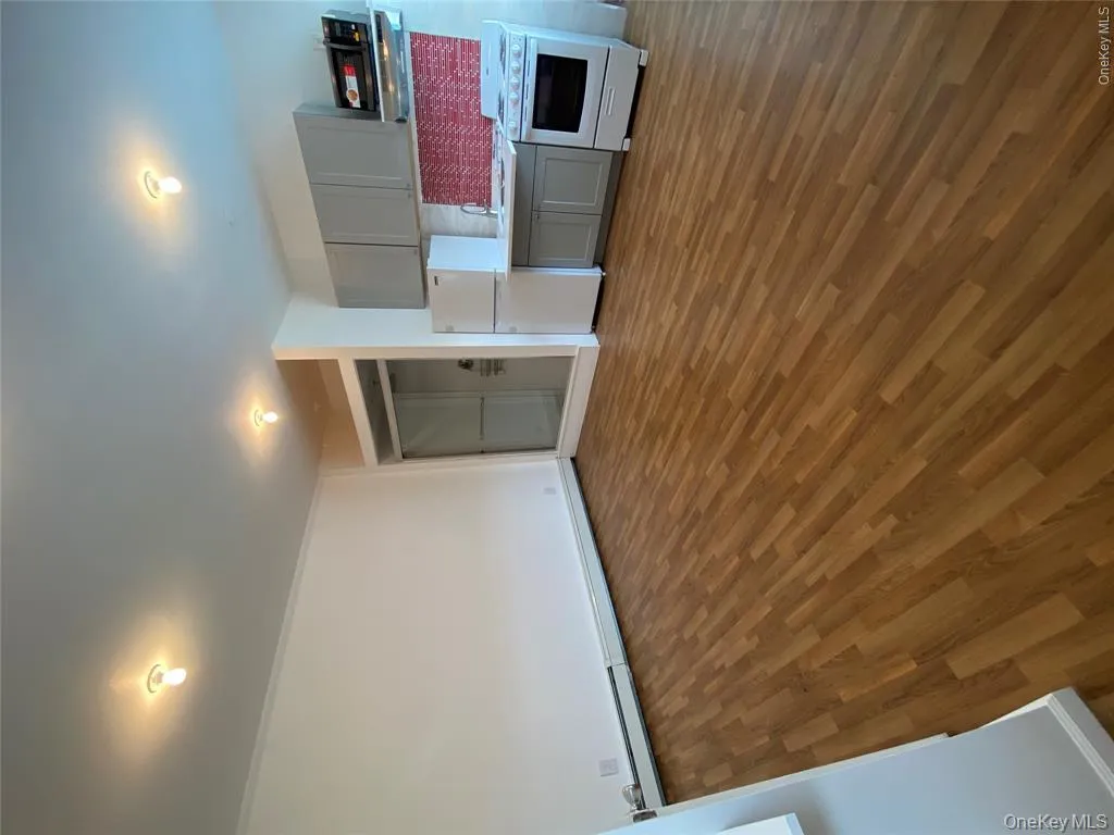 45 Broadway, Huntington, NY, 1 Room Rooms,1 BathroomBathrooms,Residential Lease,For Rent,Broadway,0,1043725 45 Broadway, Huntington, NY, 1 Room Rooms,1 BathroomBathrooms,Residential Lease,For Rent,Broadway,0,1043725
