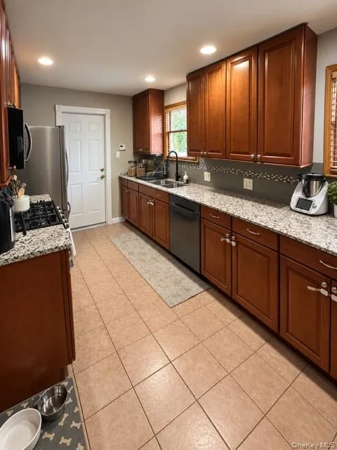 14 Seacrest Avenue, Babylon, NY, 5 Bedrooms Bedrooms, 10 Rooms Rooms,2 BathroomsBathrooms,Residential,For Rent,Seacrest,0,1043732 14 Seacrest Avenue, Babylon, NY, 5 Bedrooms Bedrooms, 10 Rooms Rooms,2 BathroomsBathrooms,Residential,For Rent,Seacrest,0,1043732