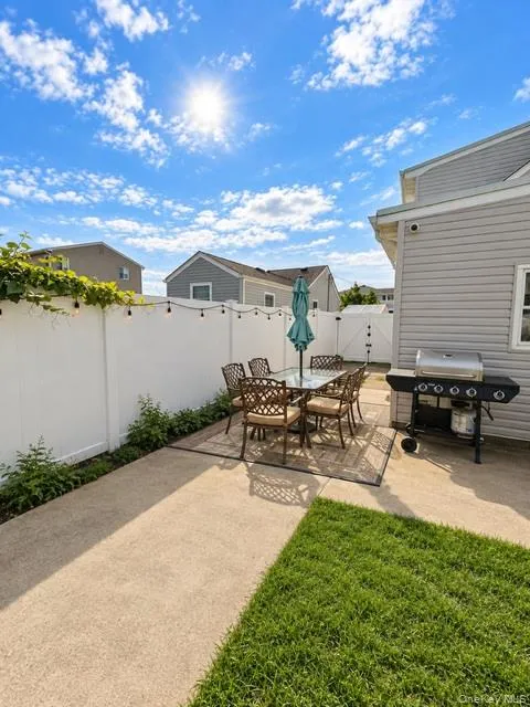 14 Seacrest Avenue, Babylon, NY, 5 Bedrooms Bedrooms, 10 Rooms Rooms,2 BathroomsBathrooms,Residential,For Rent,Seacrest,0,1043732 14 Seacrest Avenue, Babylon, NY, 5 Bedrooms Bedrooms, 10 Rooms Rooms,2 BathroomsBathrooms,Residential,For Rent,Seacrest,0,1043732