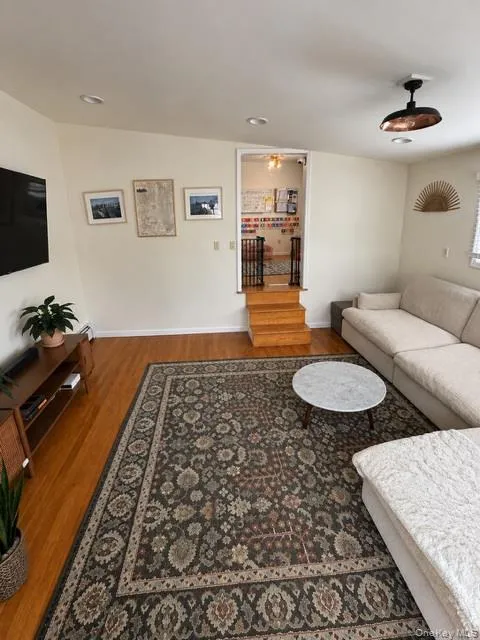 14 Seacrest Avenue, Babylon, NY, 5 Bedrooms Bedrooms, 10 Rooms Rooms,2 BathroomsBathrooms,Residential,For Rent,Seacrest,0,1043732 14 Seacrest Avenue, Babylon, NY, 5 Bedrooms Bedrooms, 10 Rooms Rooms,2 BathroomsBathrooms,Residential,For Rent,Seacrest,0,1043732