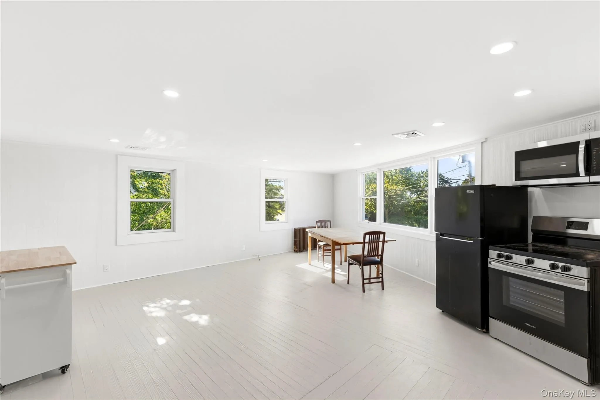162 Mill Road, Southampton, NY, 4 Bedrooms Bedrooms, 6 Rooms Rooms,2 BathroomsBathrooms,Residential Lease,For Rent,Mill,0,1043739 162 Mill Road, Southampton, NY, 4 Bedrooms Bedrooms, 6 Rooms Rooms,2 BathroomsBathrooms,Residential Lease,For Rent,Mill,0,1043739