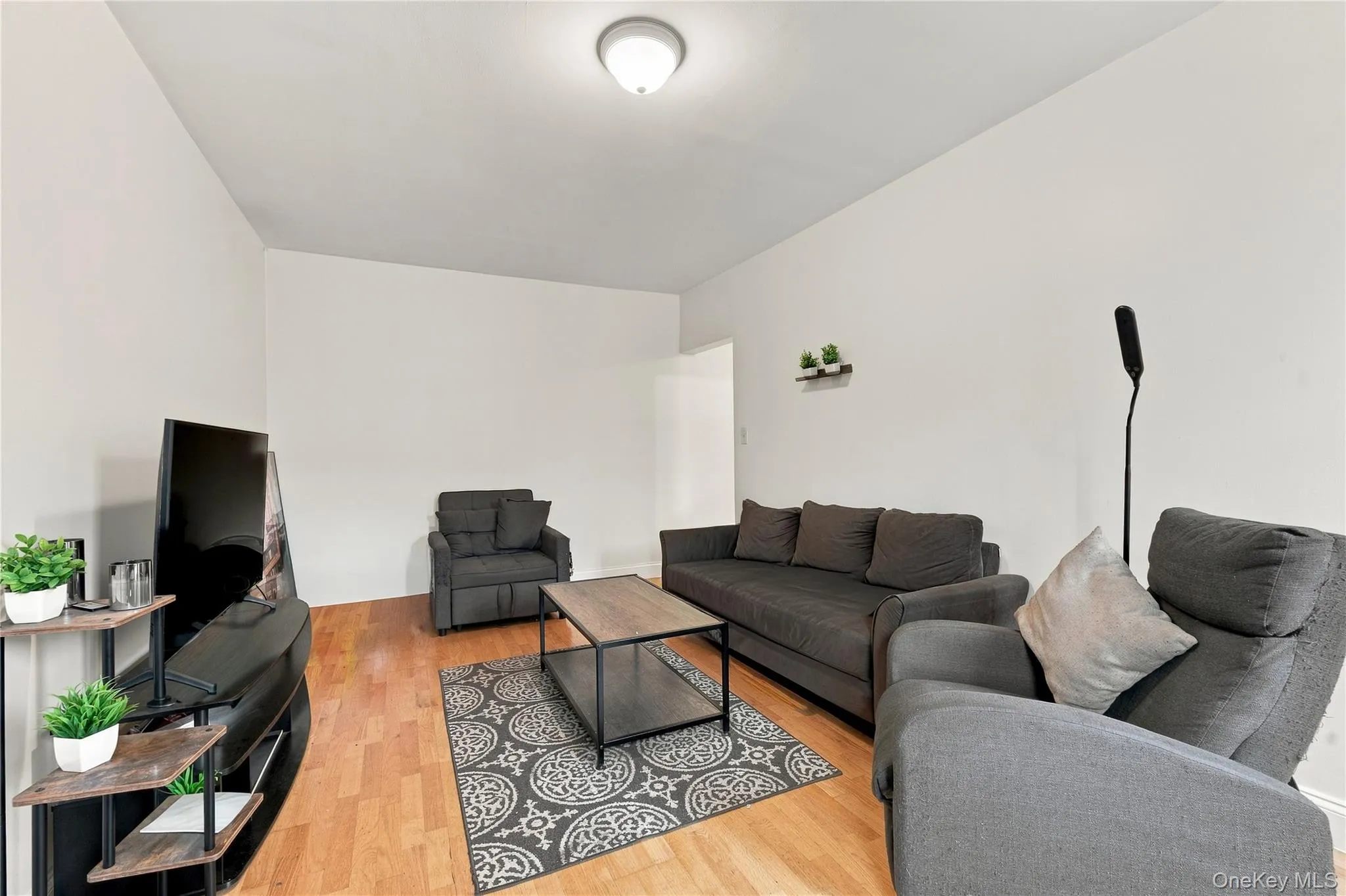 35-02 Ditmars Boulevard, New York, NY, 3 Bedrooms Bedrooms, 5 Rooms Rooms,1 BathroomBathrooms,Residential Lease,For Rent,Ditmars,0,1043740 35-02 Ditmars Boulevard, New York, NY, 3 Bedrooms Bedrooms, 5 Rooms Rooms,1 BathroomBathrooms,Residential Lease,For Rent,Ditmars,0,1043740
