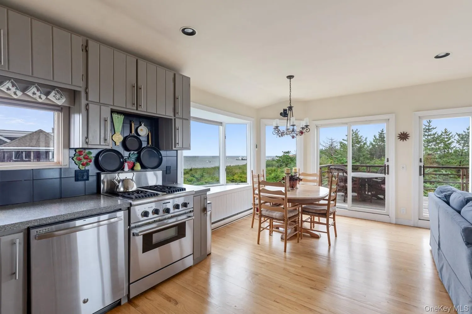 31 End Walk, Islip, NY, 4 Bedrooms Bedrooms, 6 Rooms Rooms,2 BathroomsBathrooms,Residential,For Rent,End,0,1043745 31 End Walk, Islip, NY, 4 Bedrooms Bedrooms, 6 Rooms Rooms,2 BathroomsBathrooms,Residential,For Rent,End,0,1043745