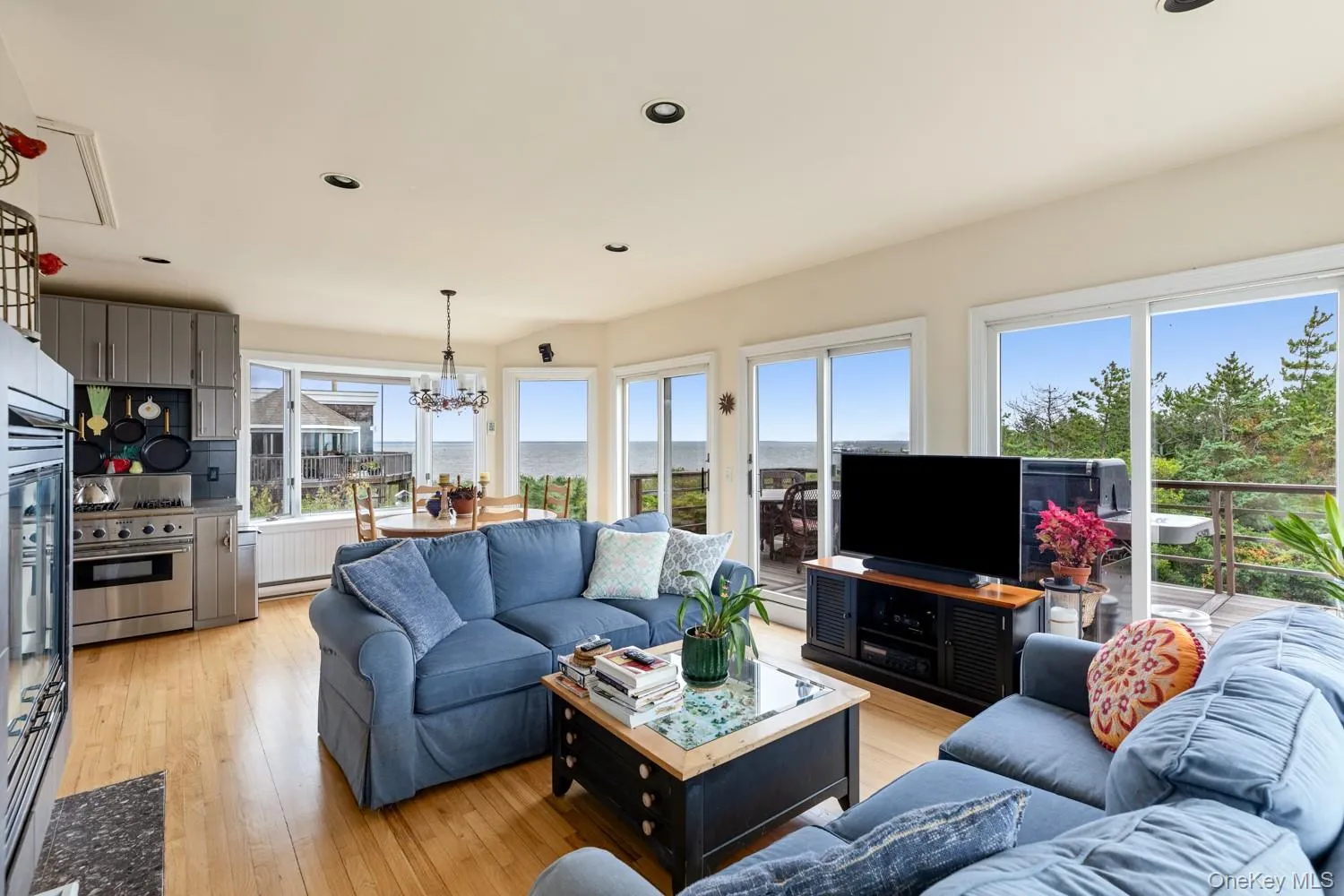 31 End Walk, Islip, NY, 4 Bedrooms Bedrooms, 6 Rooms Rooms,2 BathroomsBathrooms,Residential,For Rent,End,0,1043745 31 End Walk, Islip, NY, 4 Bedrooms Bedrooms, 6 Rooms Rooms,2 BathroomsBathrooms,Residential,For Rent,End,0,1043745
