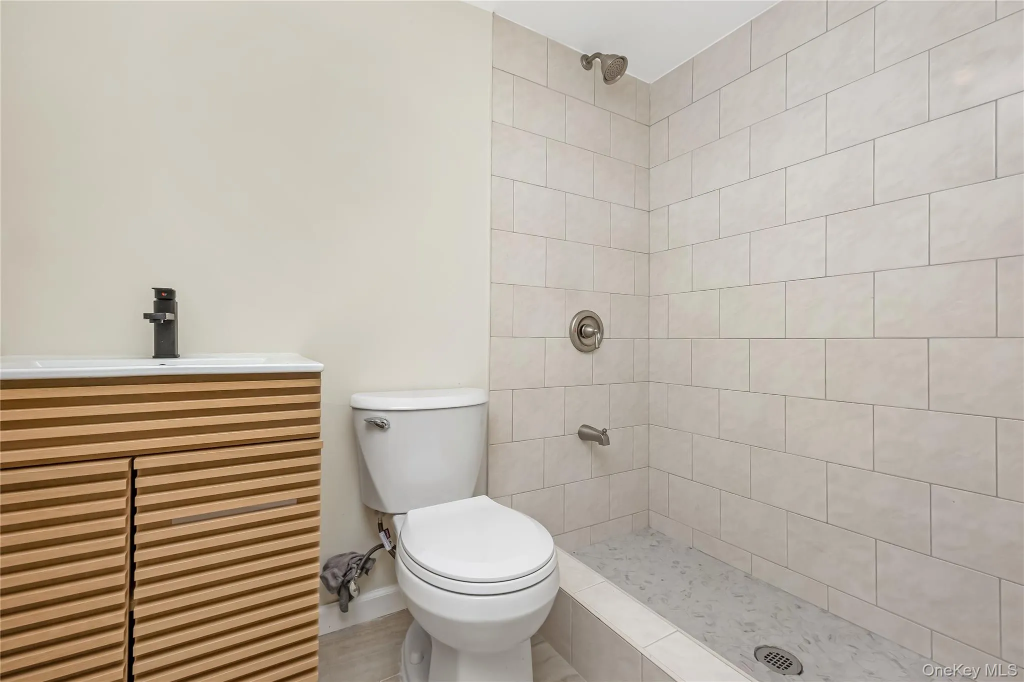 13550 234th Street, New York, NY, 5 Bedrooms Bedrooms, 7 Rooms Rooms,3 BathroomsBathrooms,Residential,For Rent,234th,0,1043747 13550 234th Street, New York, NY, 5 Bedrooms Bedrooms, 7 Rooms Rooms,3 BathroomsBathrooms,Residential,For Rent,234th,0,1043747