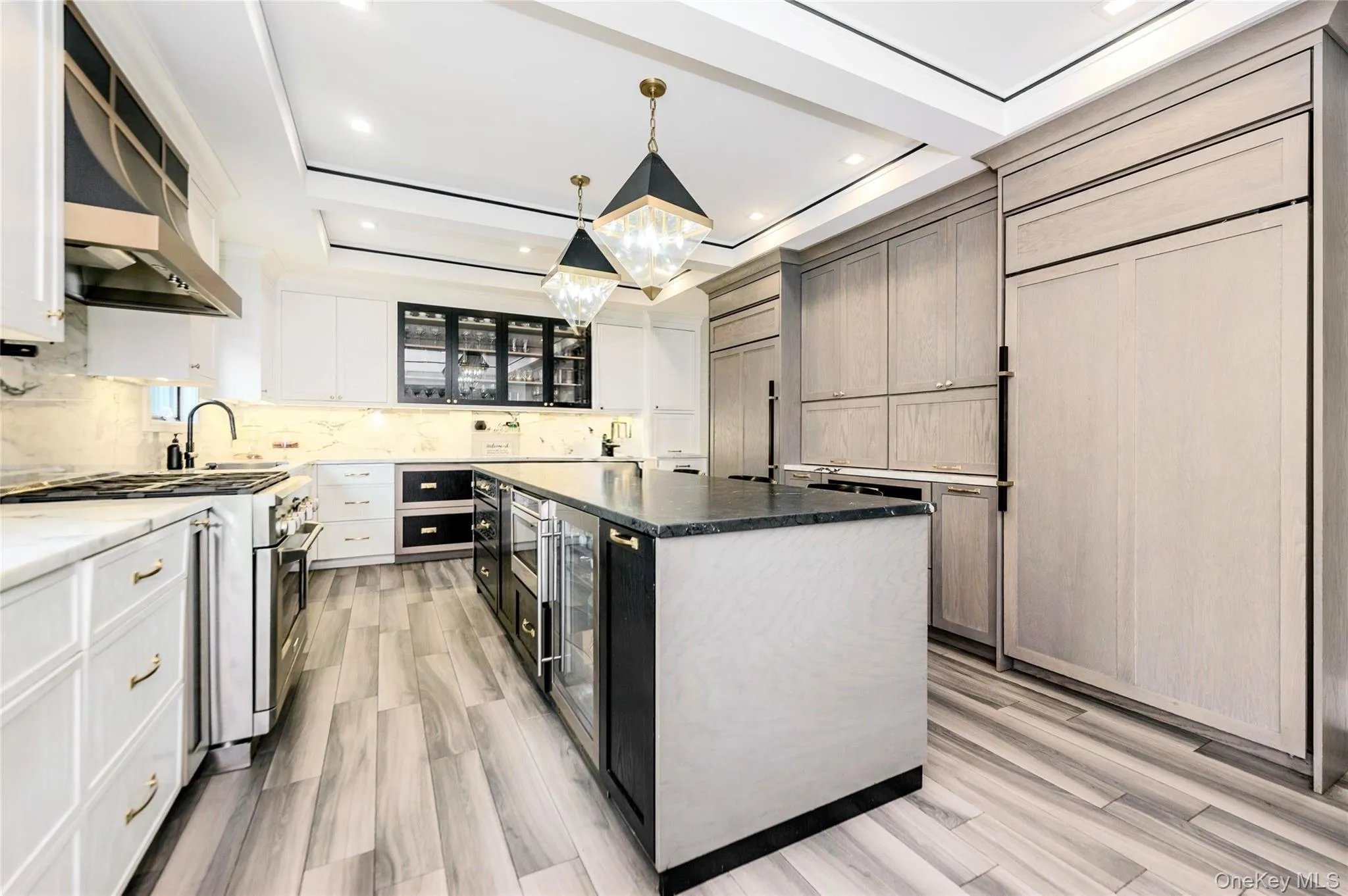 39 Burton Avenue, Hempstead, NY, 8 Bedrooms Bedrooms, 14 Rooms Rooms,5 BathroomsBathrooms,Residential,For Rent,Burton,0,1043763 39 Burton Avenue, Hempstead, NY, 8 Bedrooms Bedrooms, 14 Rooms Rooms,5 BathroomsBathrooms,Residential,For Rent,Burton,0,1043763