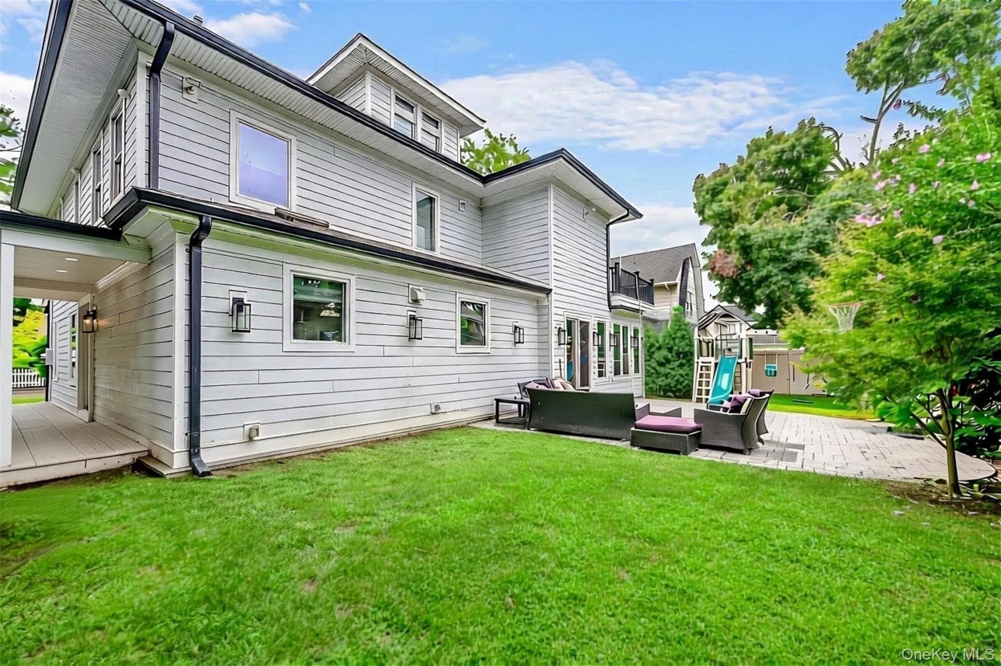 39 Burton Avenue, Hempstead, NY, 8 Bedrooms Bedrooms, 14 Rooms Rooms,5 BathroomsBathrooms,Residential,For Rent,Burton,0,1043763 39 Burton Avenue, Hempstead, NY, 8 Bedrooms Bedrooms, 14 Rooms Rooms,5 BathroomsBathrooms,Residential,For Rent,Burton,0,1043763