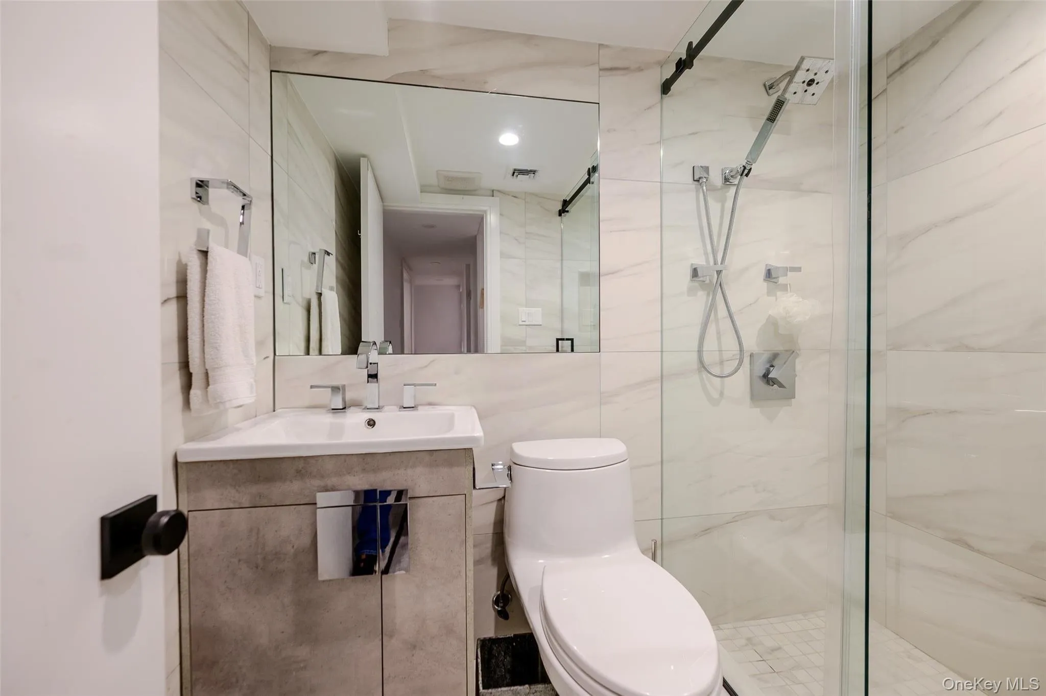 39 Burton Avenue, Hempstead, NY, 8 Bedrooms Bedrooms, 14 Rooms Rooms,5 BathroomsBathrooms,Residential,For Rent,Burton,0,1043763 39 Burton Avenue, Hempstead, NY, 8 Bedrooms Bedrooms, 14 Rooms Rooms,5 BathroomsBathrooms,Residential,For Rent,Burton,0,1043763