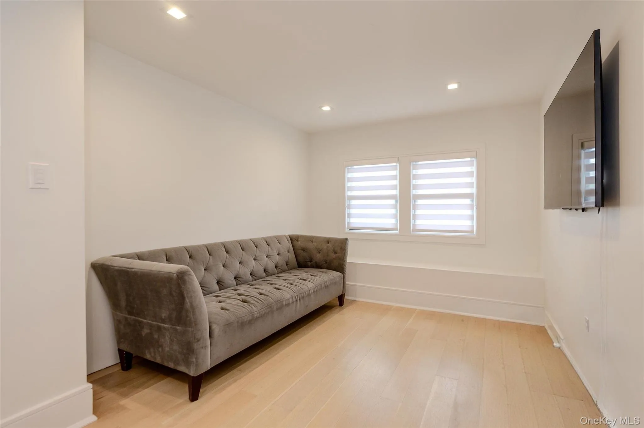 39 Burton Avenue, Hempstead, NY, 8 Bedrooms Bedrooms, 14 Rooms Rooms,5 BathroomsBathrooms,Residential,For Rent,Burton,0,1043763 39 Burton Avenue, Hempstead, NY, 8 Bedrooms Bedrooms, 14 Rooms Rooms,5 BathroomsBathrooms,Residential,For Rent,Burton,0,1043763