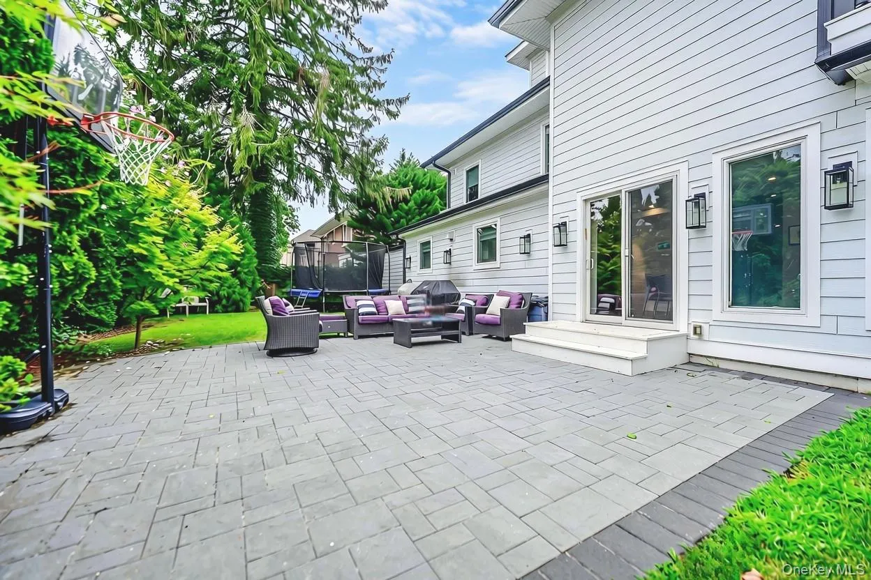 39 Burton Avenue, Hempstead, NY, 8 Bedrooms Bedrooms, 14 Rooms Rooms,5 BathroomsBathrooms,Residential,For Rent,Burton,0,1043763 39 Burton Avenue, Hempstead, NY, 8 Bedrooms Bedrooms, 14 Rooms Rooms,5 BathroomsBathrooms,Residential,For Rent,Burton,0,1043763