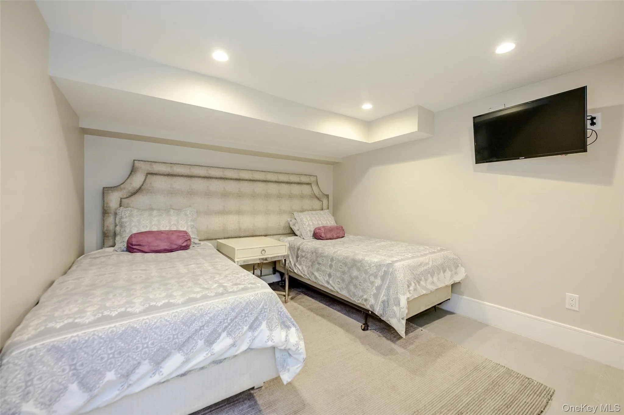 39 Burton Avenue, Hempstead, NY, 8 Bedrooms Bedrooms, 14 Rooms Rooms,5 BathroomsBathrooms,Residential,For Rent,Burton,0,1043763 39 Burton Avenue, Hempstead, NY, 8 Bedrooms Bedrooms, 14 Rooms Rooms,5 BathroomsBathrooms,Residential,For Rent,Burton,0,1043763