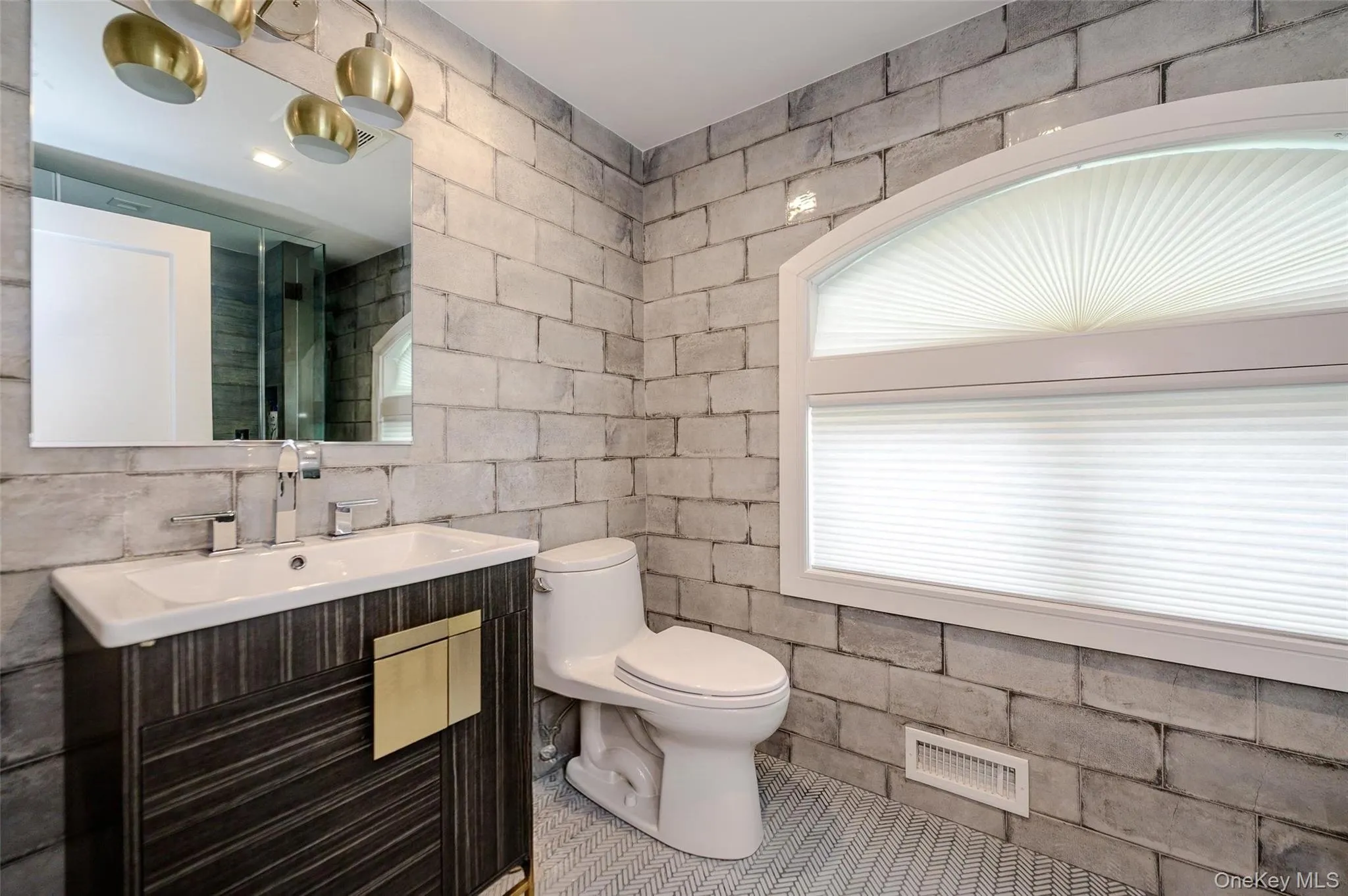 39 Burton Avenue, Hempstead, NY, 8 Bedrooms Bedrooms, 14 Rooms Rooms,5 BathroomsBathrooms,Residential,For Rent,Burton,0,1043763 39 Burton Avenue, Hempstead, NY, 8 Bedrooms Bedrooms, 14 Rooms Rooms,5 BathroomsBathrooms,Residential,For Rent,Burton,0,1043763