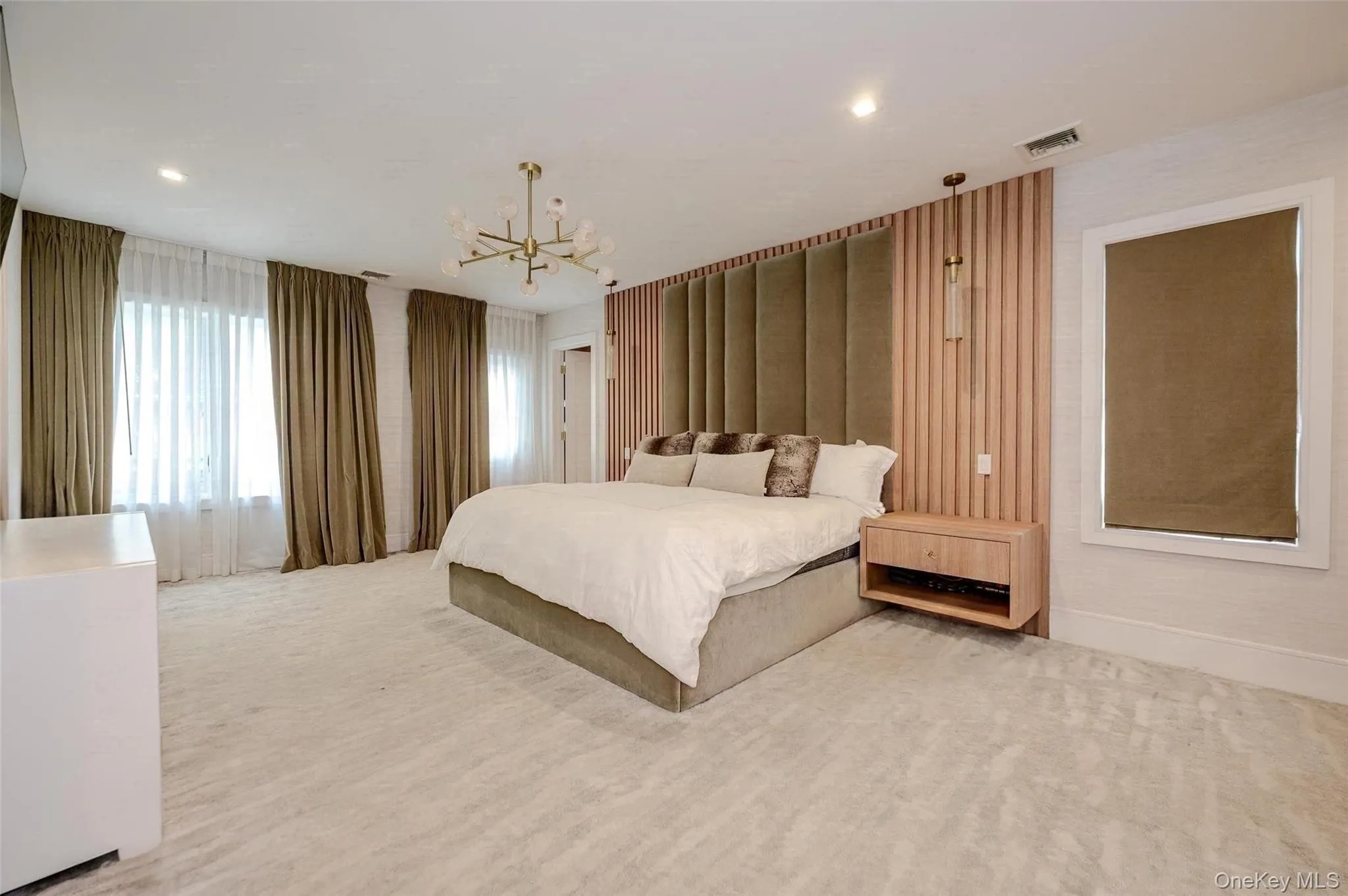 39 Burton Avenue, Hempstead, NY, 8 Bedrooms Bedrooms, 14 Rooms Rooms,5 BathroomsBathrooms,Residential,For Rent,Burton,0,1043763 39 Burton Avenue, Hempstead, NY, 8 Bedrooms Bedrooms, 14 Rooms Rooms,5 BathroomsBathrooms,Residential,For Rent,Burton,0,1043763